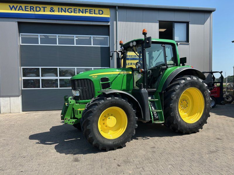 John Deere 7430