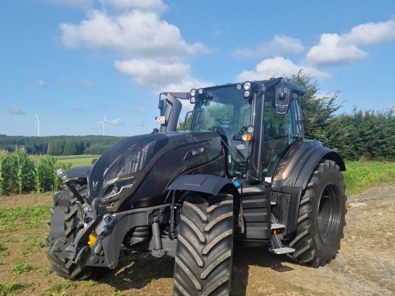 Valtra T215