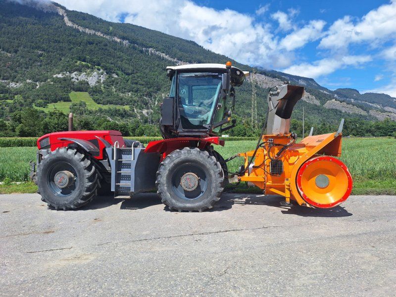 Claas Xerion 3300
