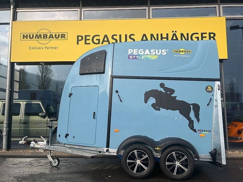 Humbaur Pegasus Style 2-Pferde 2,4t  Vollpoly