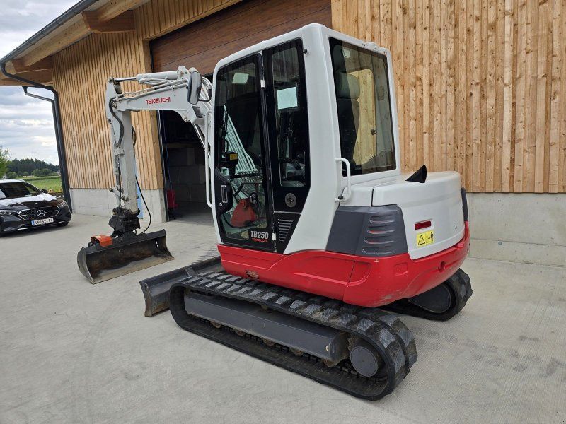 Takeuchi TB250