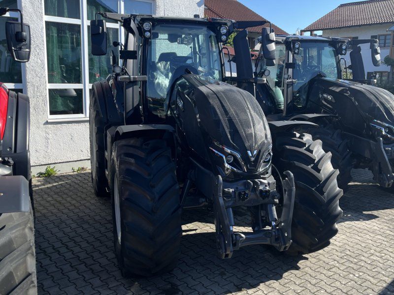 Valtra Q245