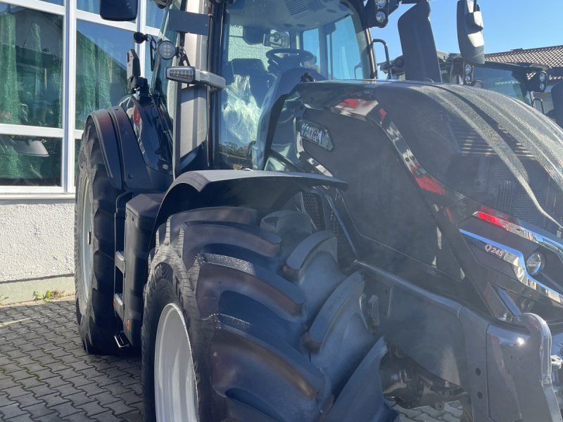 Valtra Q245