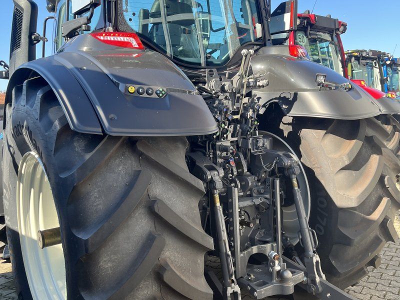 Valtra Q245