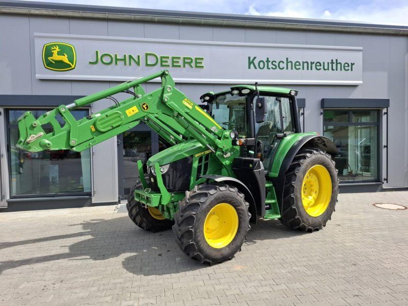 John Deere 6120M