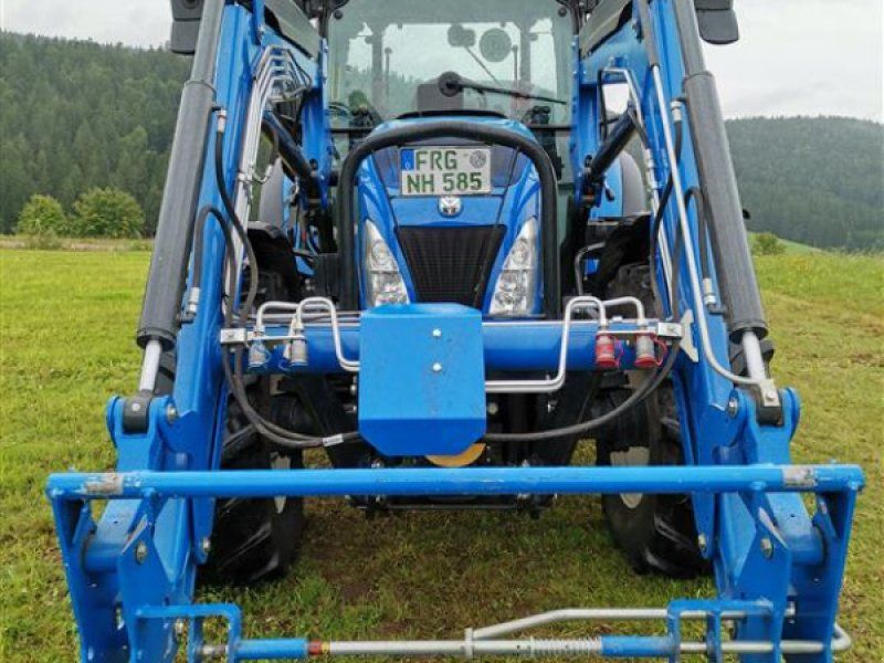 New Holland T 5.85