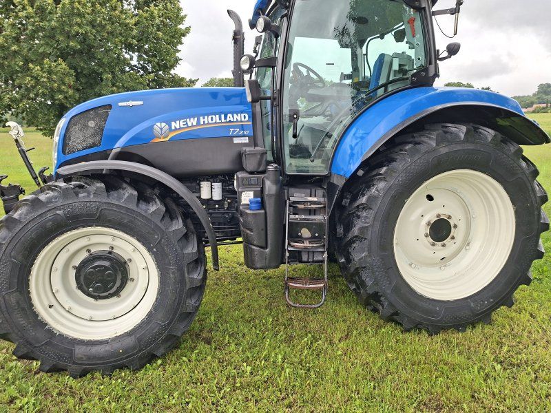 New Holland T7.210