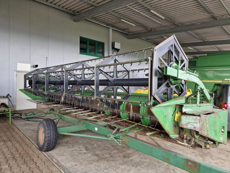 John Deere 2066