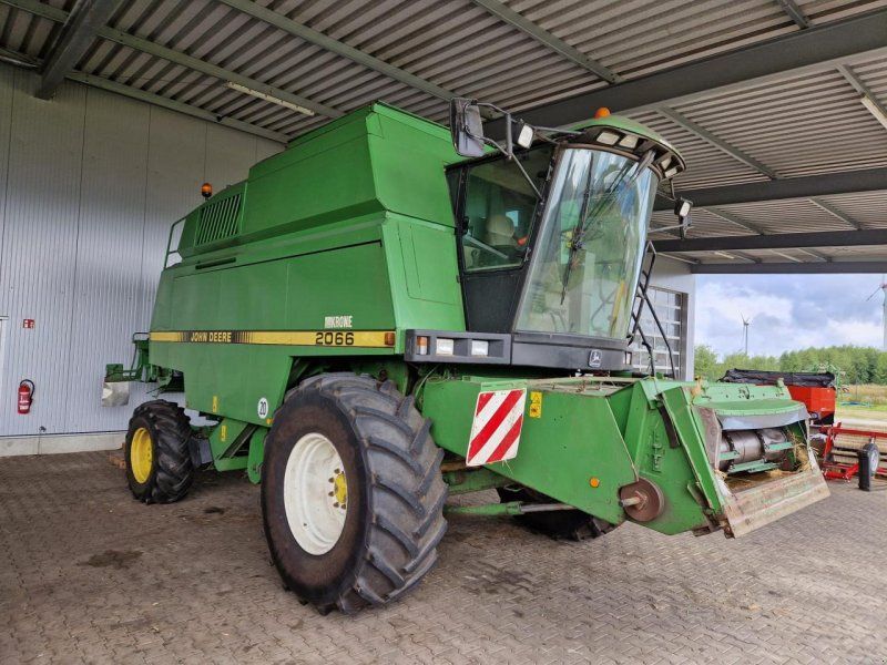 John Deere 2066