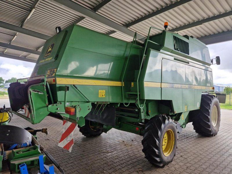 John Deere 2066