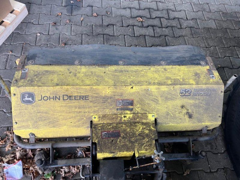 John Deere 52 h Broom