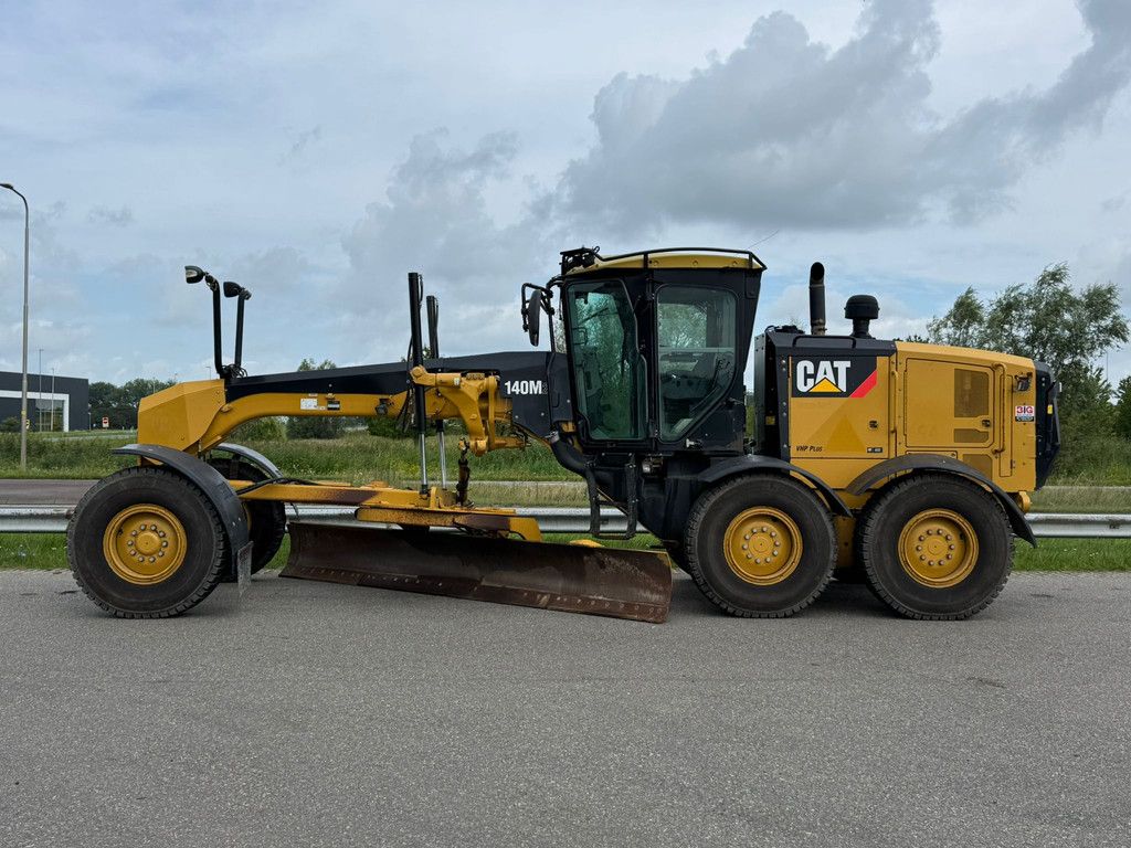 Caterpillar 140M2