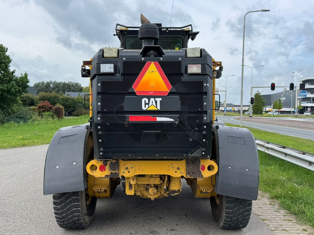 Caterpillar 140M2