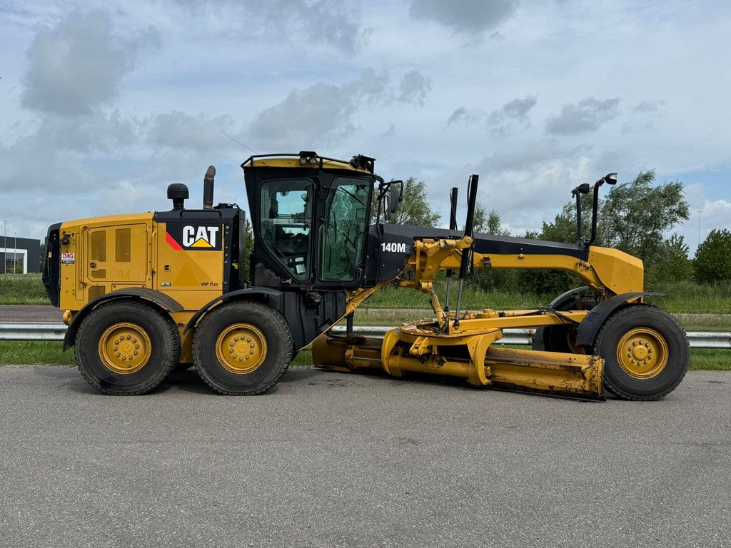 Caterpillar 140M2