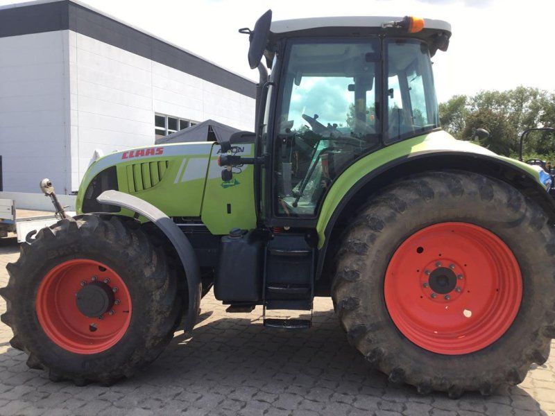 Claas Arion 630