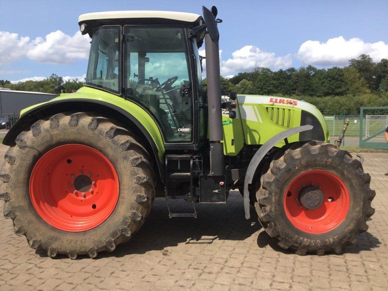 Claas Arion 630