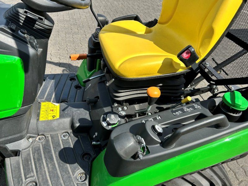 John Deere 1026R ROPS Ind