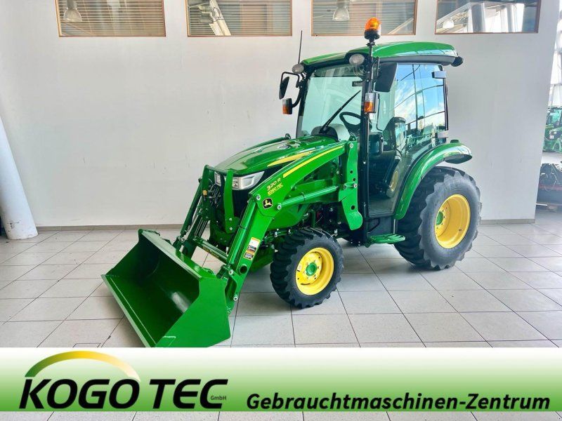 John Deere 3046R