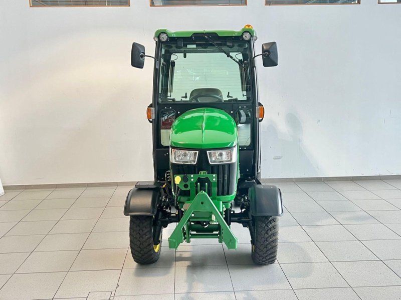John Deere 2032R