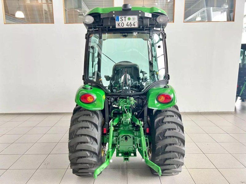 John Deere 3039R