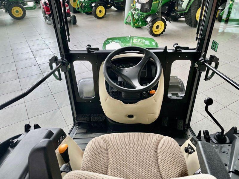 John Deere 2038R