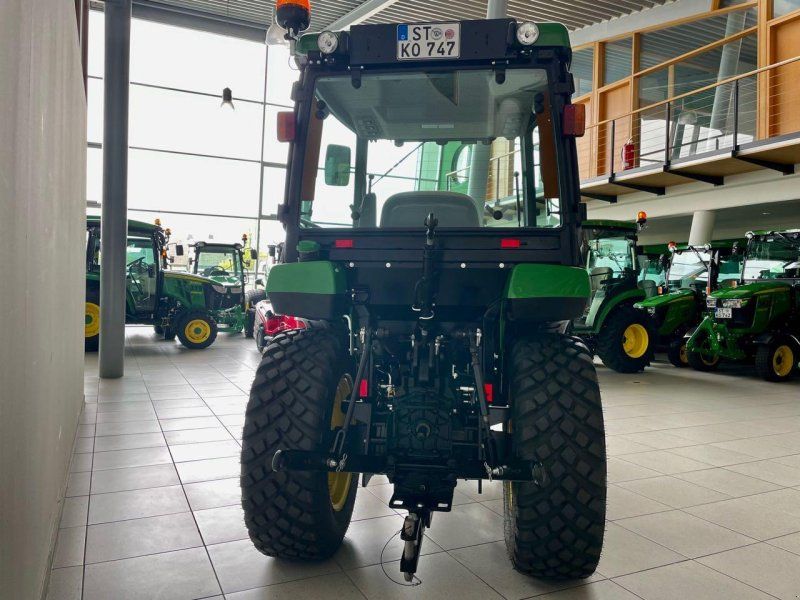 John Deere 2038R