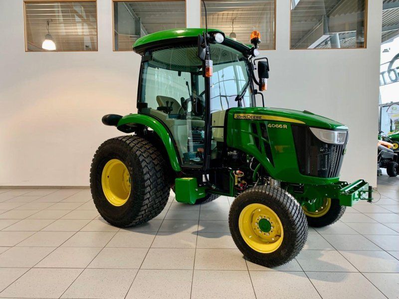 John Deere 4066R
