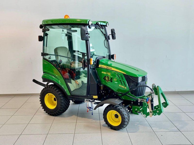 John Deere 1026R
