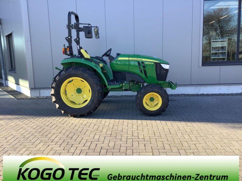 John Deere 4052M