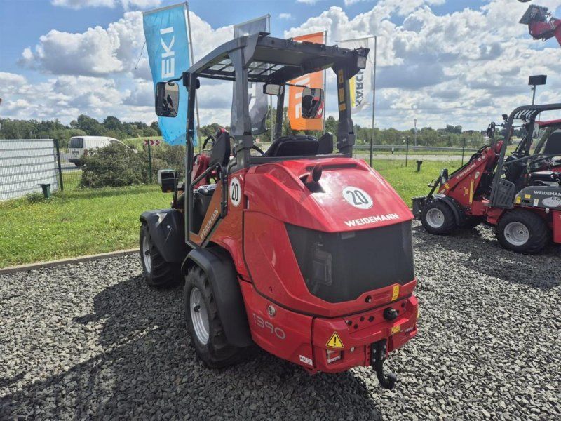 Weidemann 1390 (A01-01)