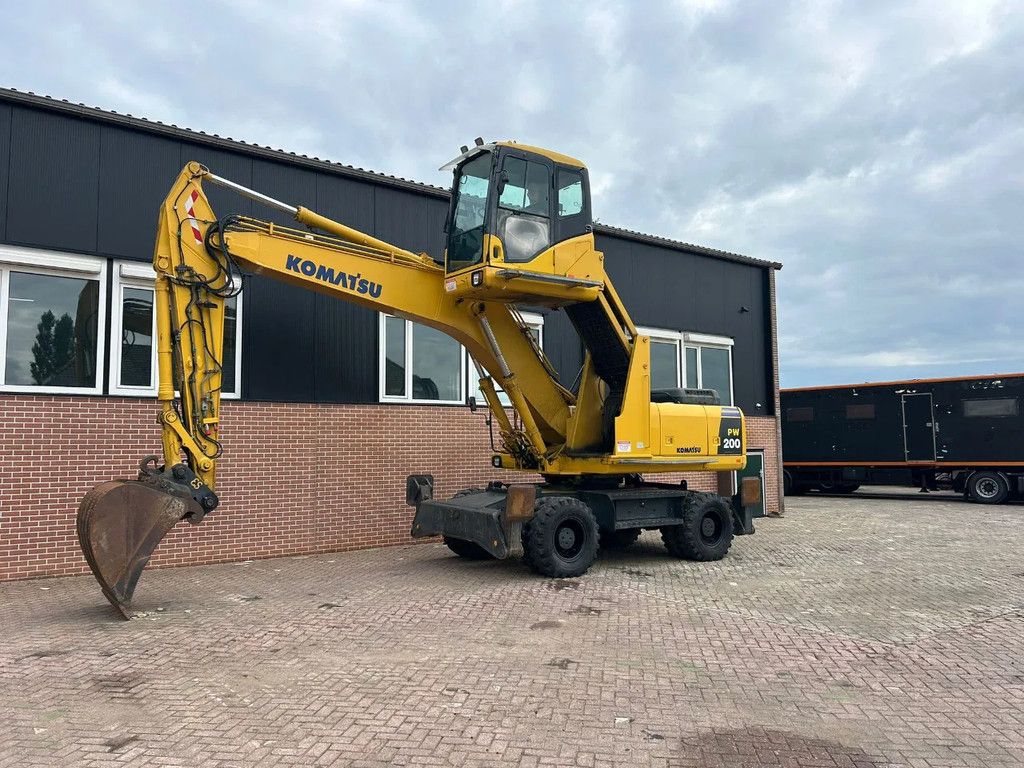 Komatsu PW200