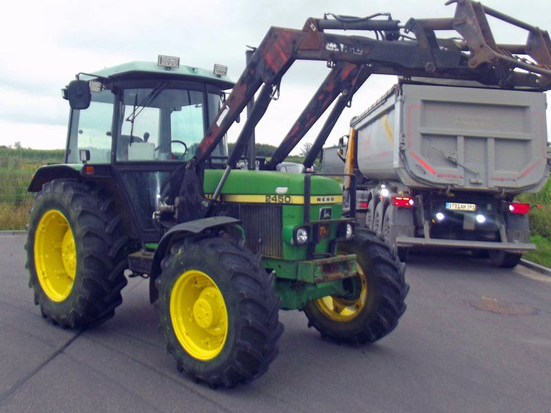 John Deere 2450+ Frontlader