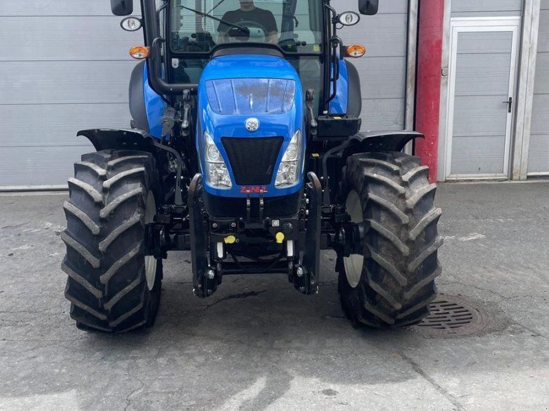 New Holland T4.95