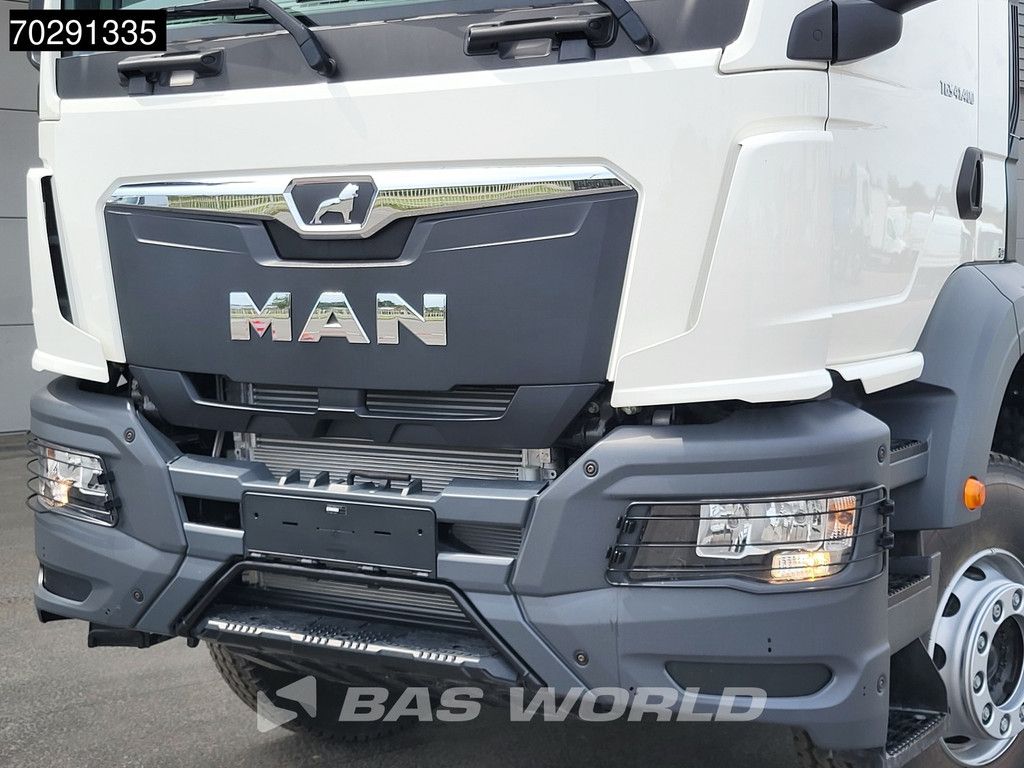 MAN TGS 41.400 8X4 New 8x4 chassis Engine PTO Steelsuspension Big-Axle Manual Euro 2