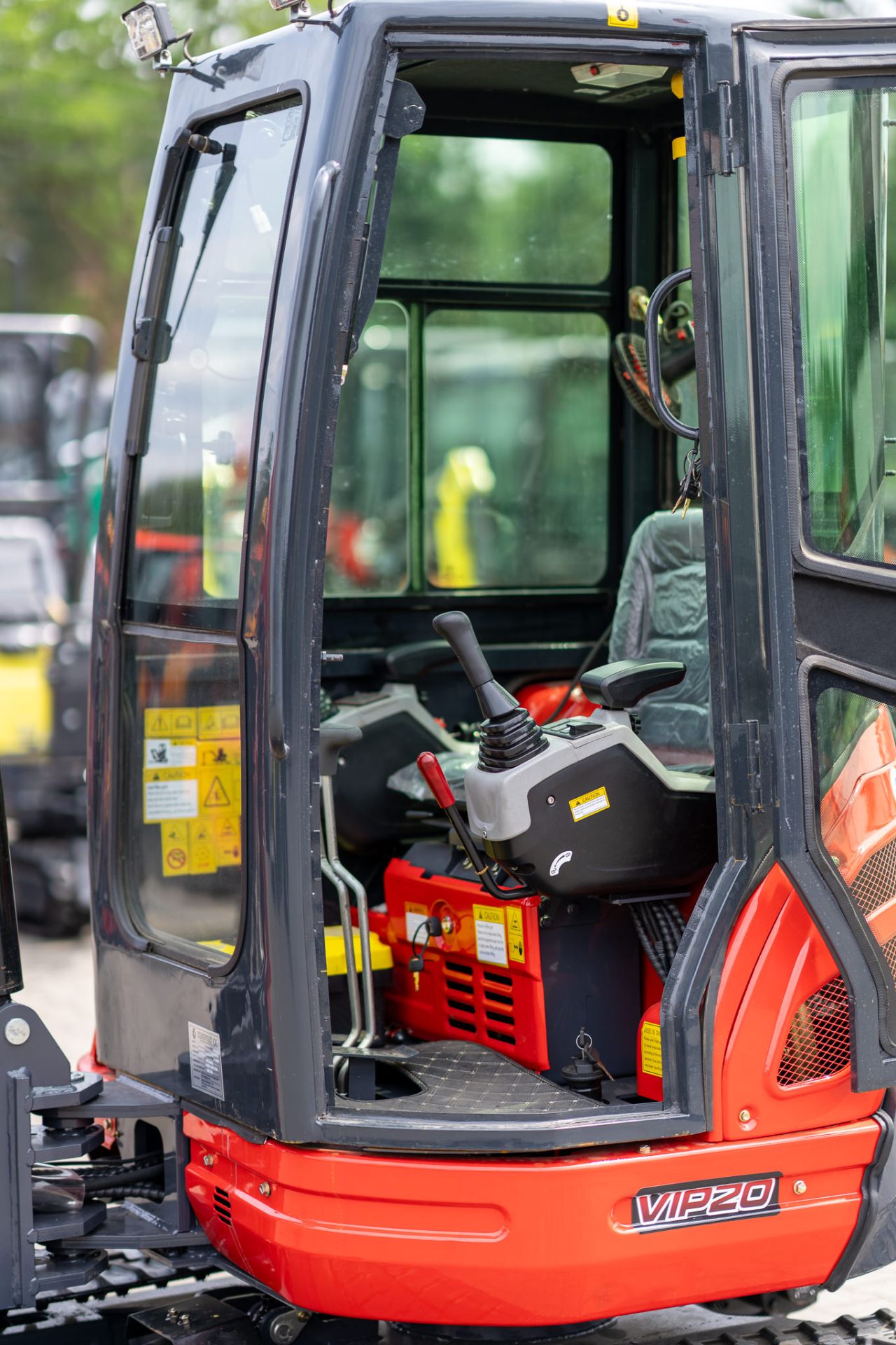 Graafmachine KINGWAY VIP20 nieuw GRATIS levering 1820KG KUBOTA