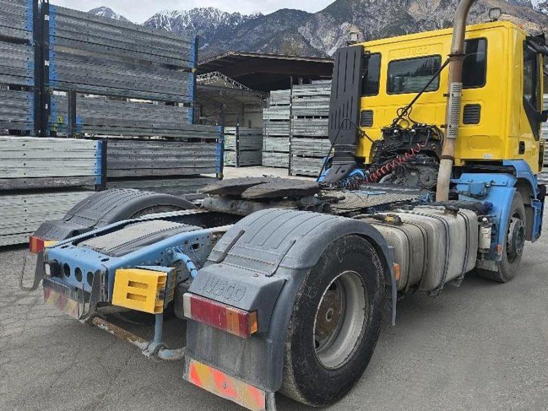 Iveco Strallis 4x2 Sattelzugmaschine mit Kipphydraulik