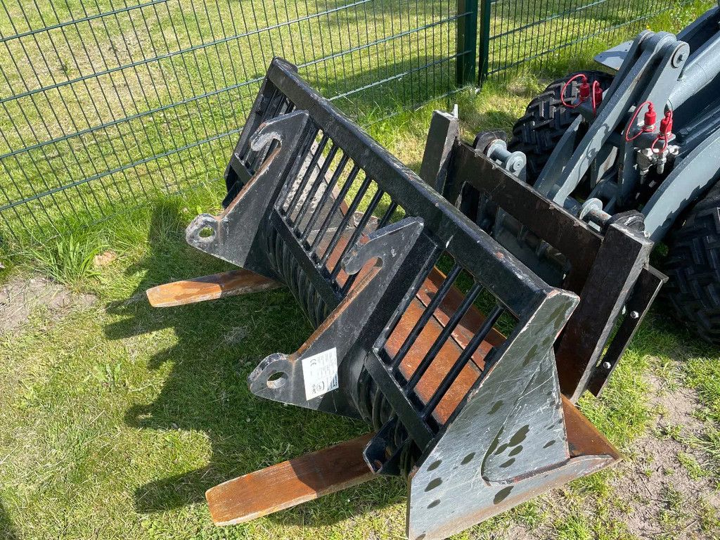 Giant G1500Xtra HD kniklader met slechts 182 uur MARGE MACHINE