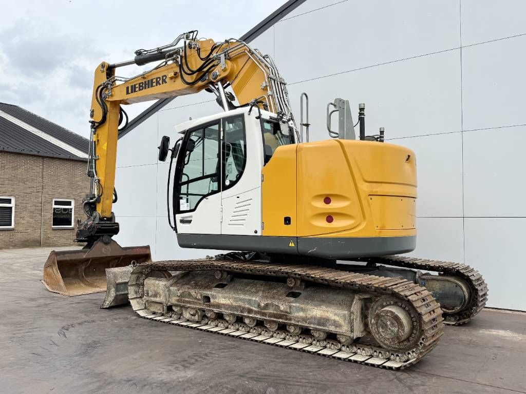 Liebherr R926LC Compact - Oilquick / TRIMPLE GPS Prepaired