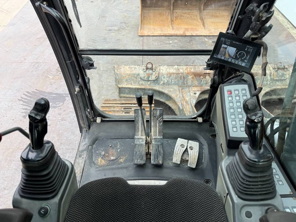 Liebherr R926LC Compact - Oilquick / TRIMPLE GPS Prepaired