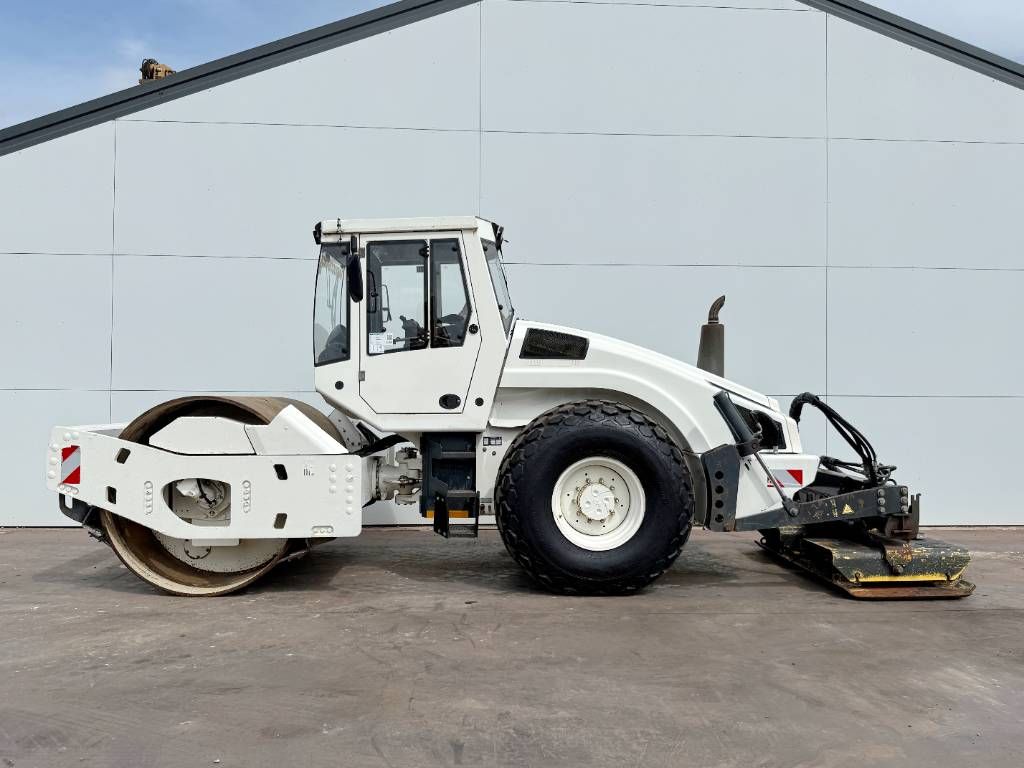 CAT BW213DH-4 - Extra Vibrating Plate / EVIB/BVC