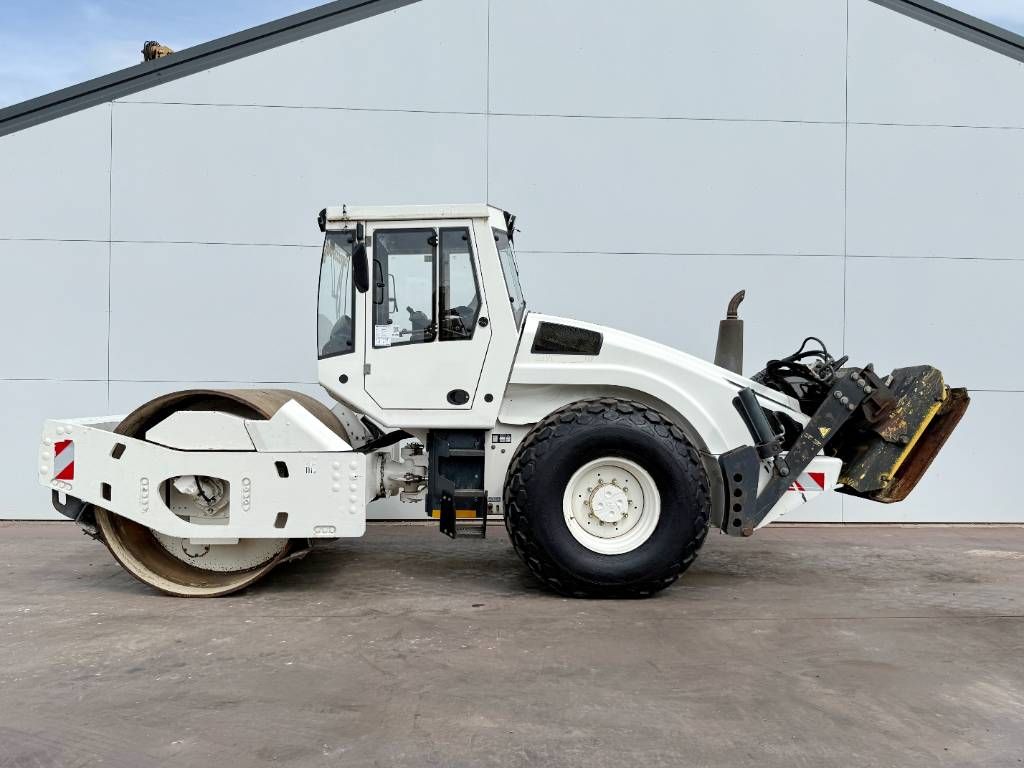 CAT BW213DH-4 - Extra Vibrating Plate / EVIB/BVC