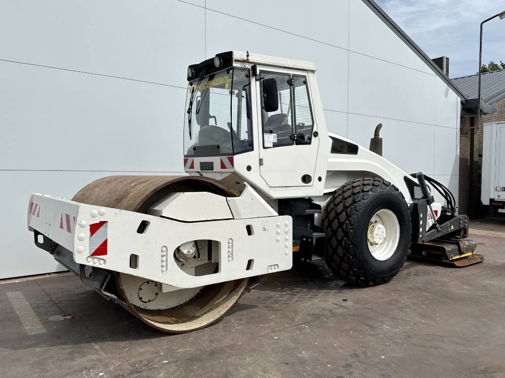 CAT BW213DH-4 - Extra Vibrating Plate / EVIB/BVC