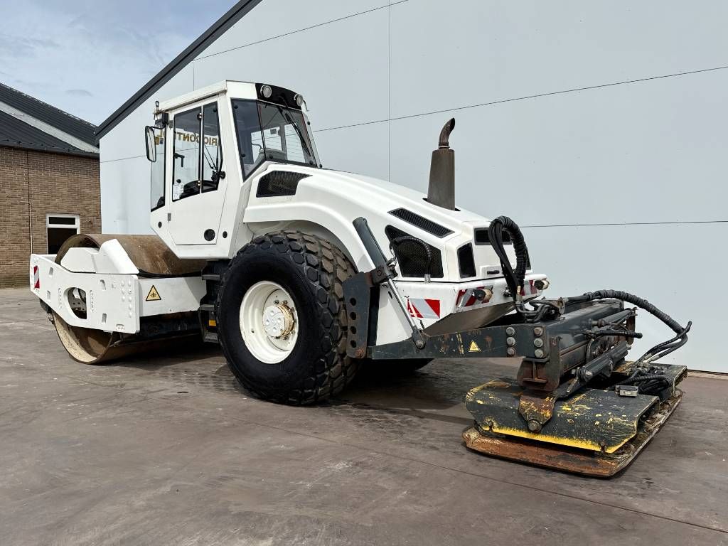 CAT BW213DH-4 - Extra Vibrating Plate / EVIB/BVC
