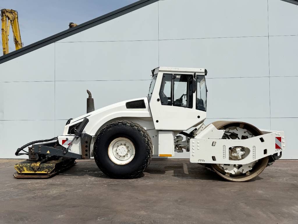 CAT BW213DH-4 - Extra Vibrating Plate / EVIB/BVC