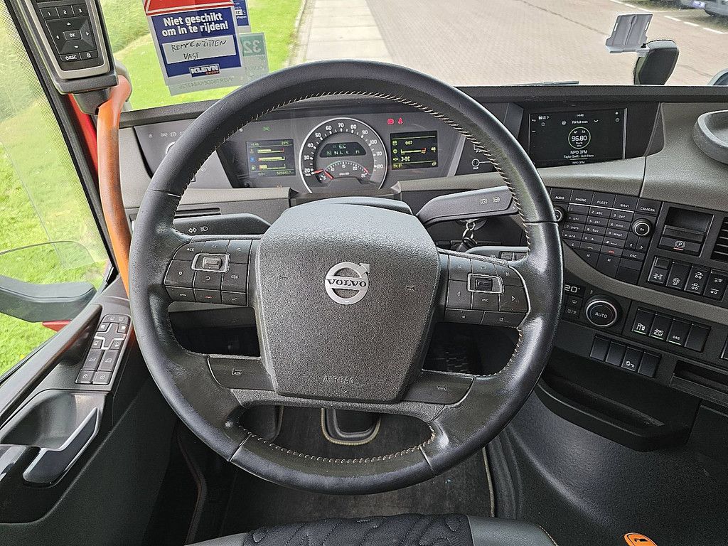 VOLVO FH 540 6x4 lift 25 year ed.