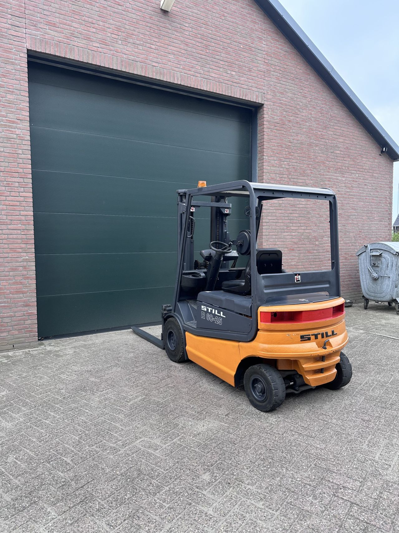 Still R60-25 2500kg triplo elektrische heftruck