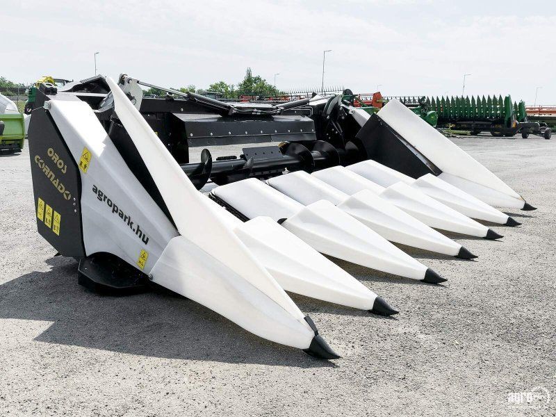 Oros Cornado 4+2 6 row corn header with 75 cm row distance for Claas