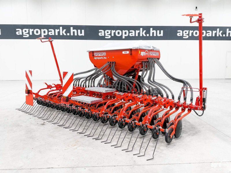 Maschio Pinta 450/36 4.5 m pneumatic seeder, 1,000 l seed hopper, hydrau