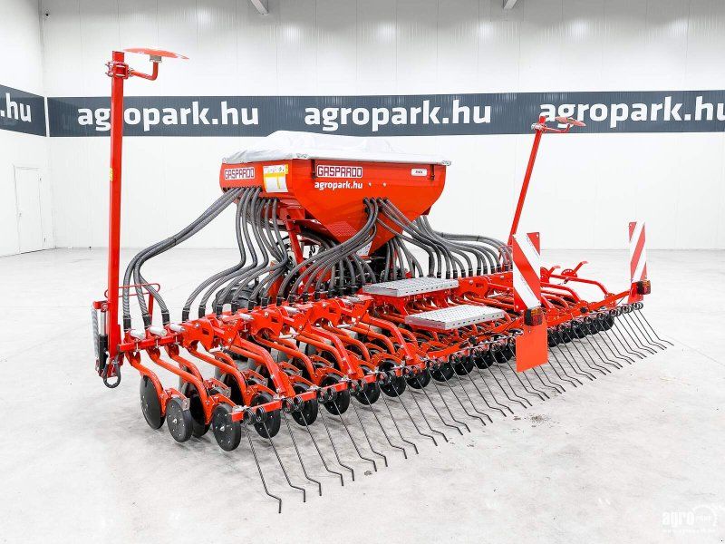 Maschio Pinta 450/36 4.5 m pneumatic seeder, 1,000 l seed hopper, hydrau