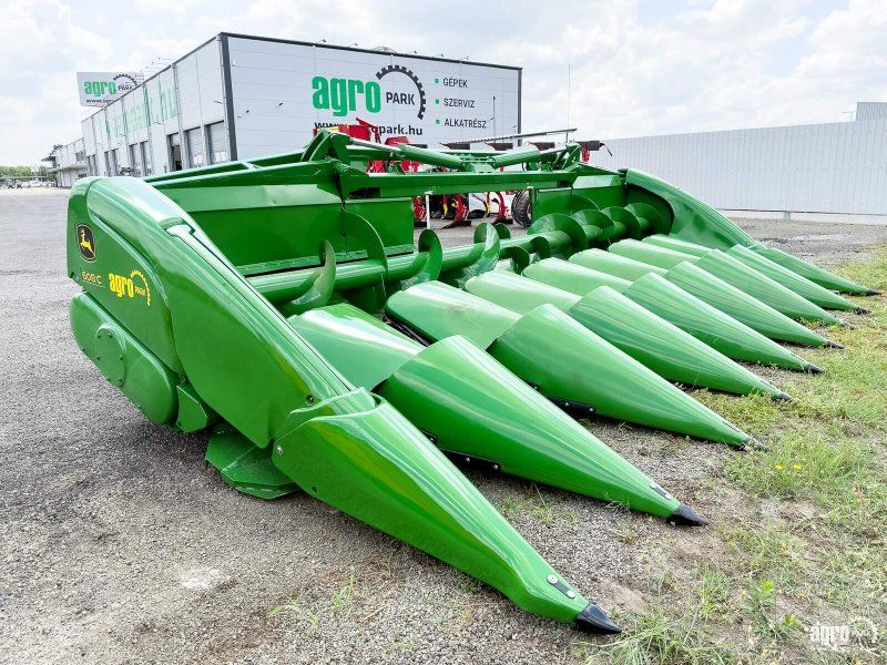 John Deere Kemper 608C 8 row corn header with folding frame for